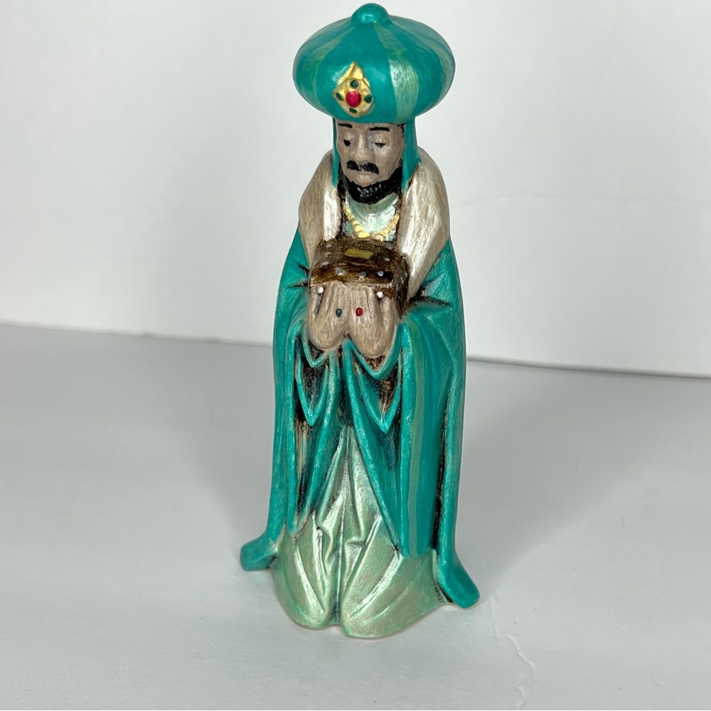 Wiseman King w/Gift Byron Molds 1973 Christmas Nativity Ceramic Painted Figurine